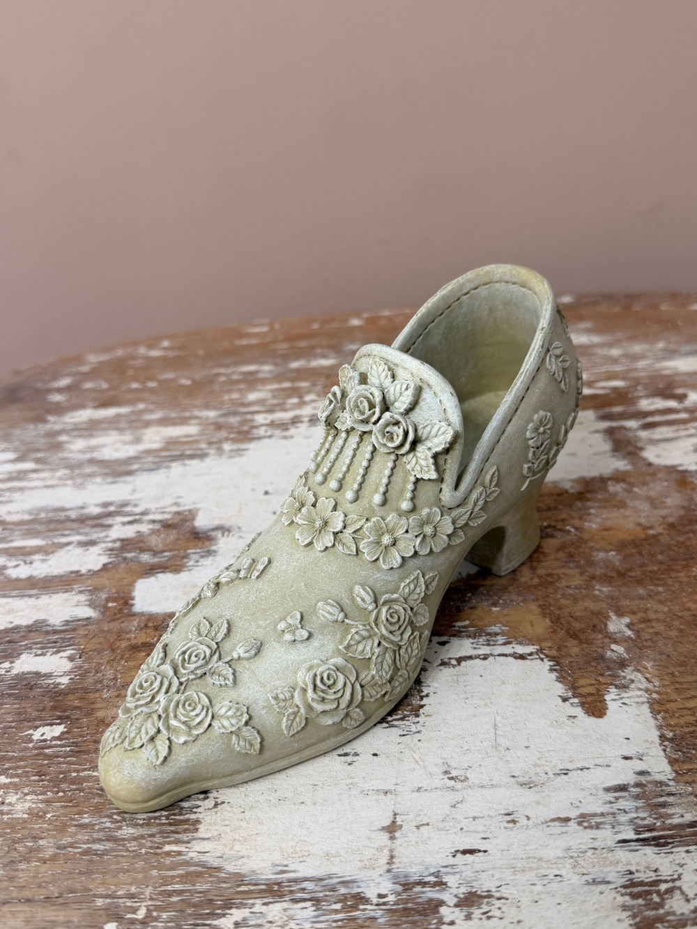 Vintage Cream Floral High Heel Decorative Shoe